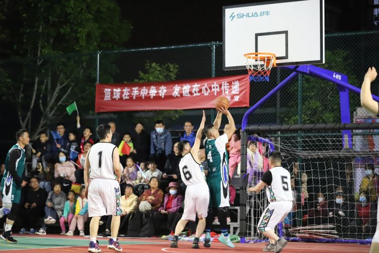 与球迷